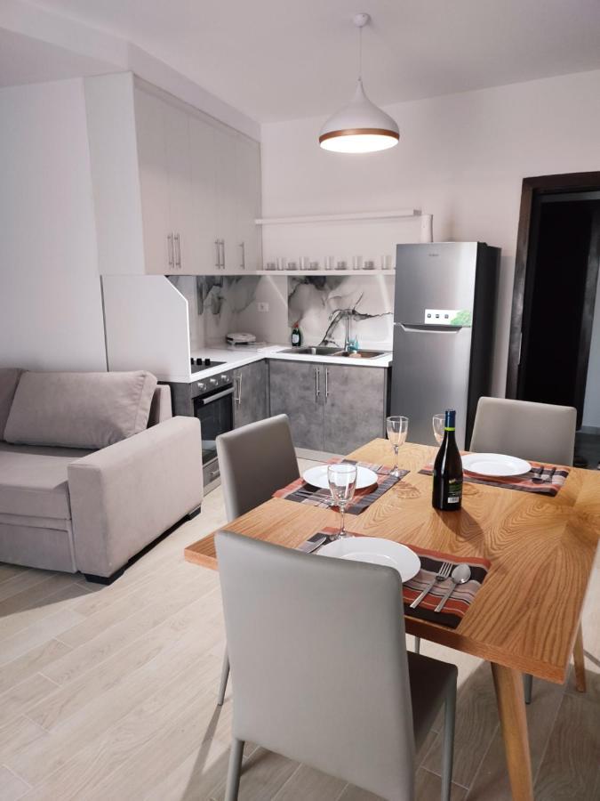Proda Apartments Sarandë エクステリア 写真