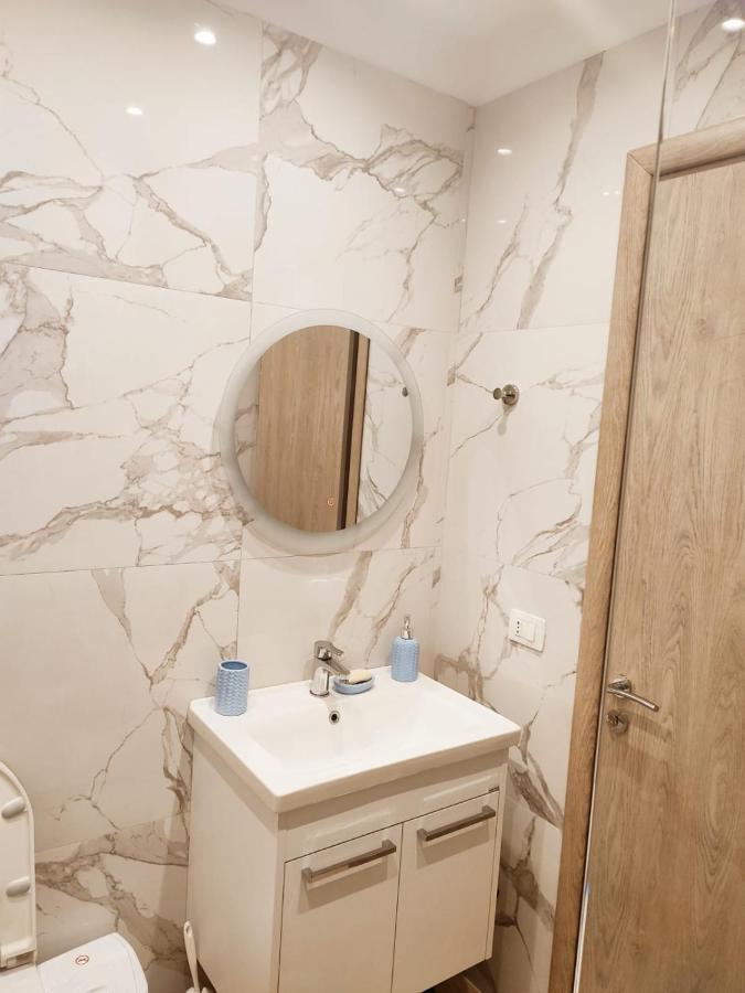Proda Apartments Sarandë エクステリア 写真