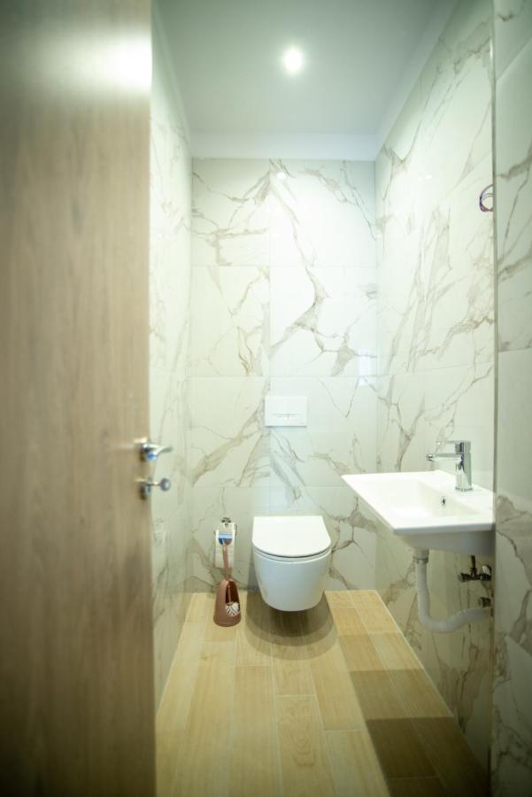 Proda Apartments Sarandë エクステリア 写真