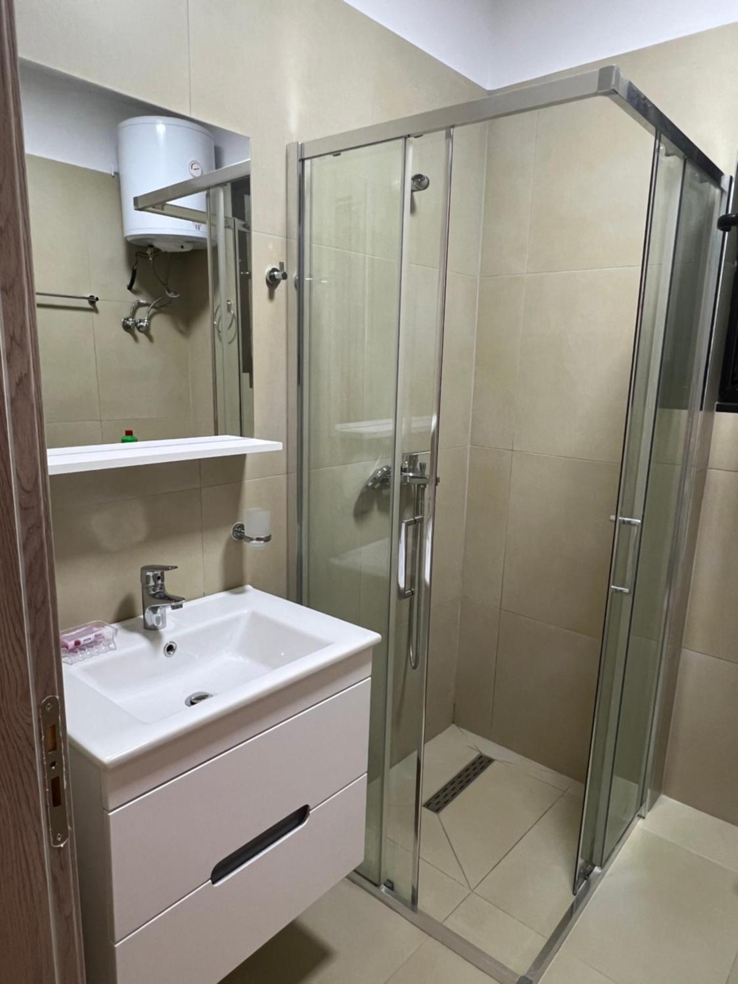 Proda Apartments Sarandë エクステリア 写真